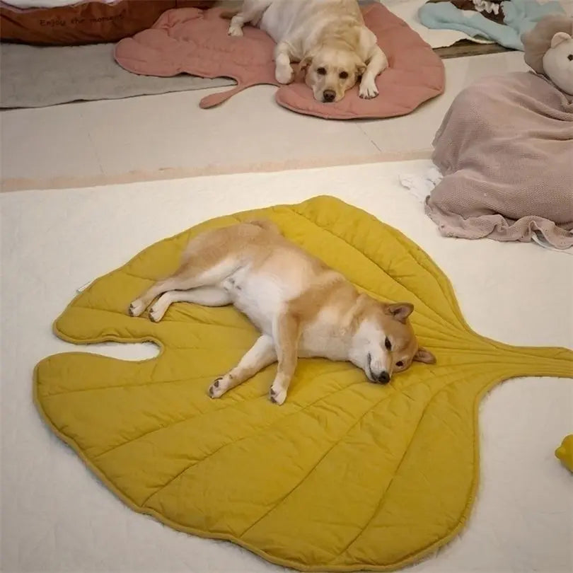 Dog Cooling Leaf Mat – Washable Summer Pad