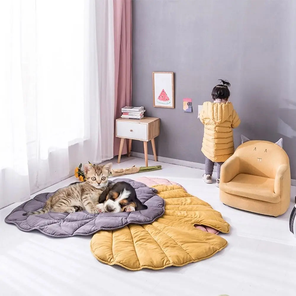 Dog Cooling Leaf Mat – Washable Summer Pad
