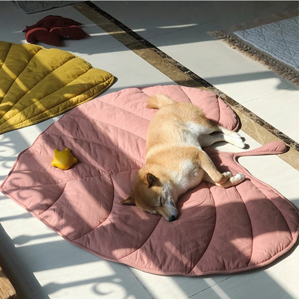 Dog Cooling Leaf Mat – Washable Summer Pad